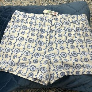 NWT Vineyard Vines white eyelet shorts size 8